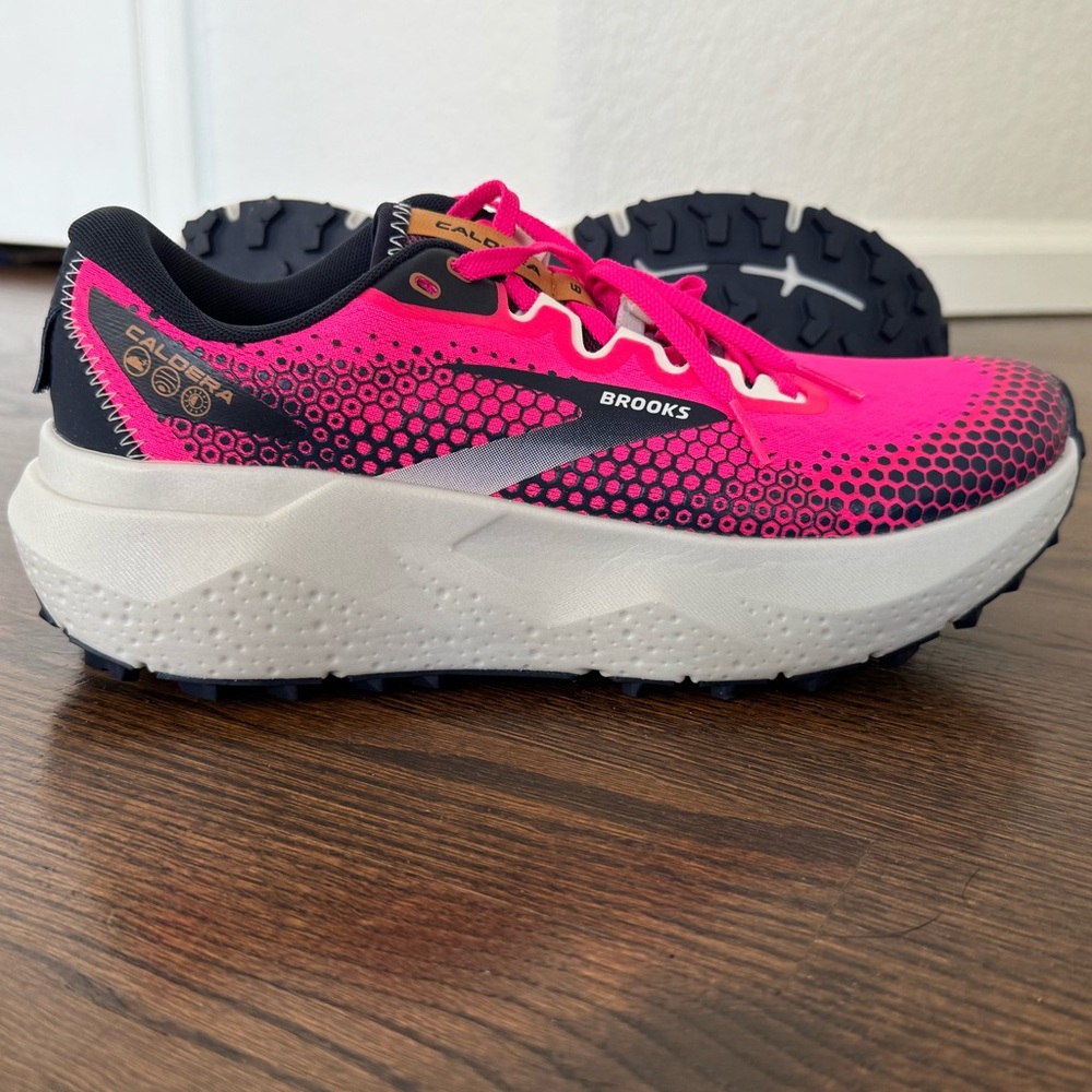 NEW Brooks Size 9 Caldera 6 Ultra Trail Running Shoes